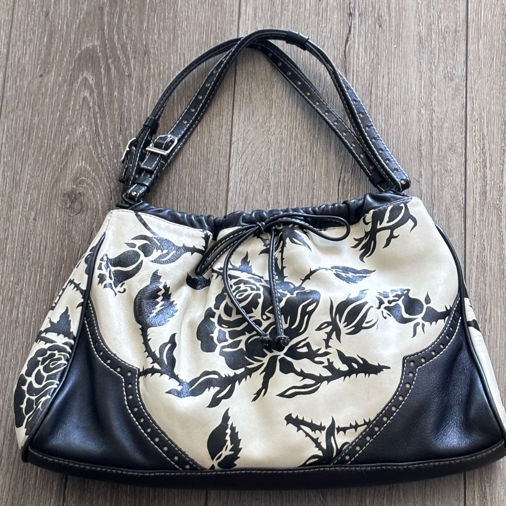 Vintage Isabella Fiore Black/Cream Leather Bag